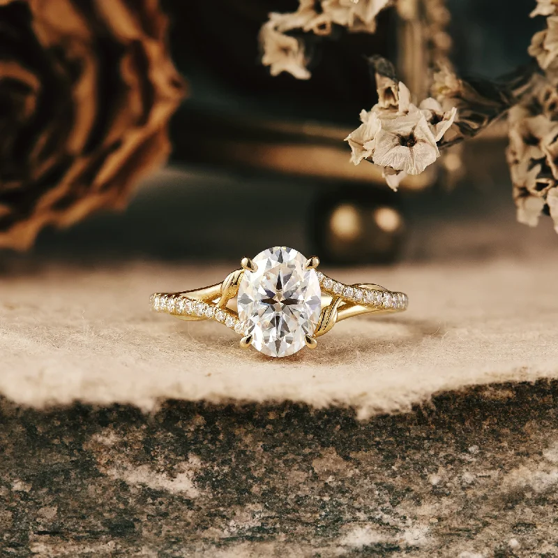 Men's Aquamarine Engagement Rings in 9K Gold with a Bezel - Set StoneGemsMagic Moissanite Twisted Leaf Engagement Ring Men's Aquamarine Engagement Rings in 9K Gold with a Bezel - Set StoneGemsMagic Moissanite Twisted Leaf Engagement Ring