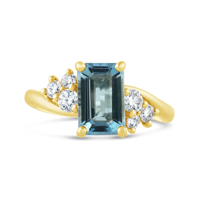 Beryl Aquamarine & Diamond Ring