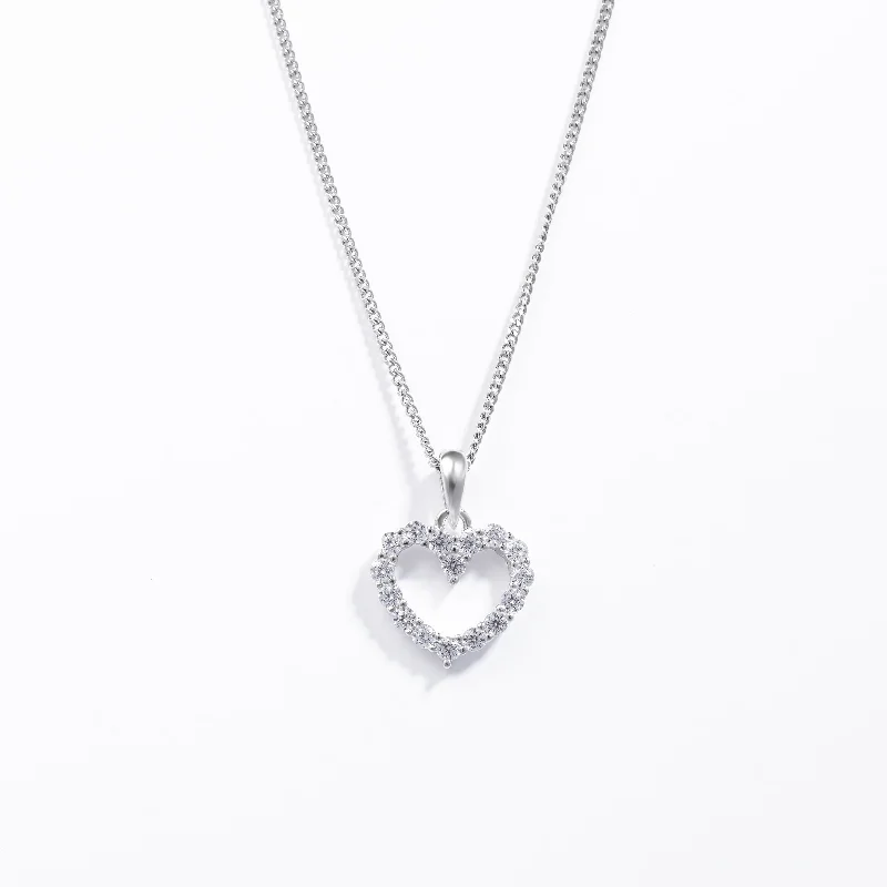 Vintage - Style Filigree Wedding Bands in 14K Gold for a Romantic and Antique - Inspired AestheticSterling Silver Zirconia Claw Set Heart Pendant Vintage - Style Filigree Wedding Bands in 14K Gold for a Romantic and Antique - Inspired AestheticSterling Silver Zirconia Claw Set Heart Pendant