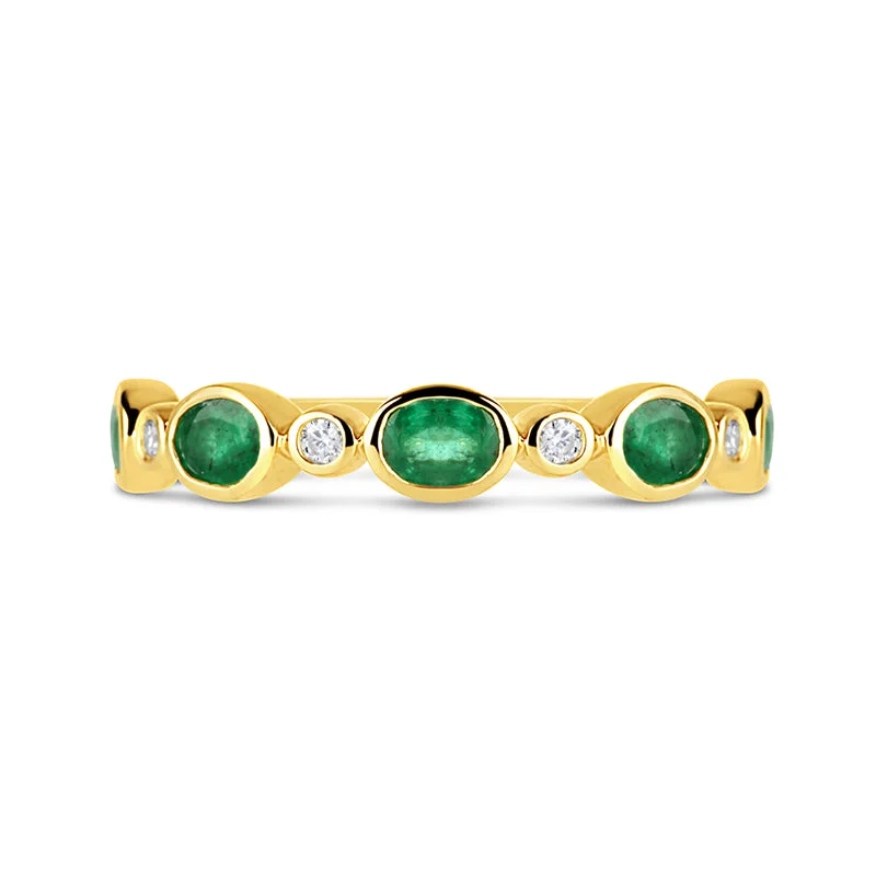 Men's Carbon Fiber - Inlaid Wedding Bands in Stainless Steel for a High - Tech and Stylish DesignRocks Oval Emerald & Round Diamond Ring Men's Carbon Fiber - Inlaid Wedding Bands in Stainless Steel for a High - Tech and Stylish DesignRocks Oval Emerald & Round Diamond Ring