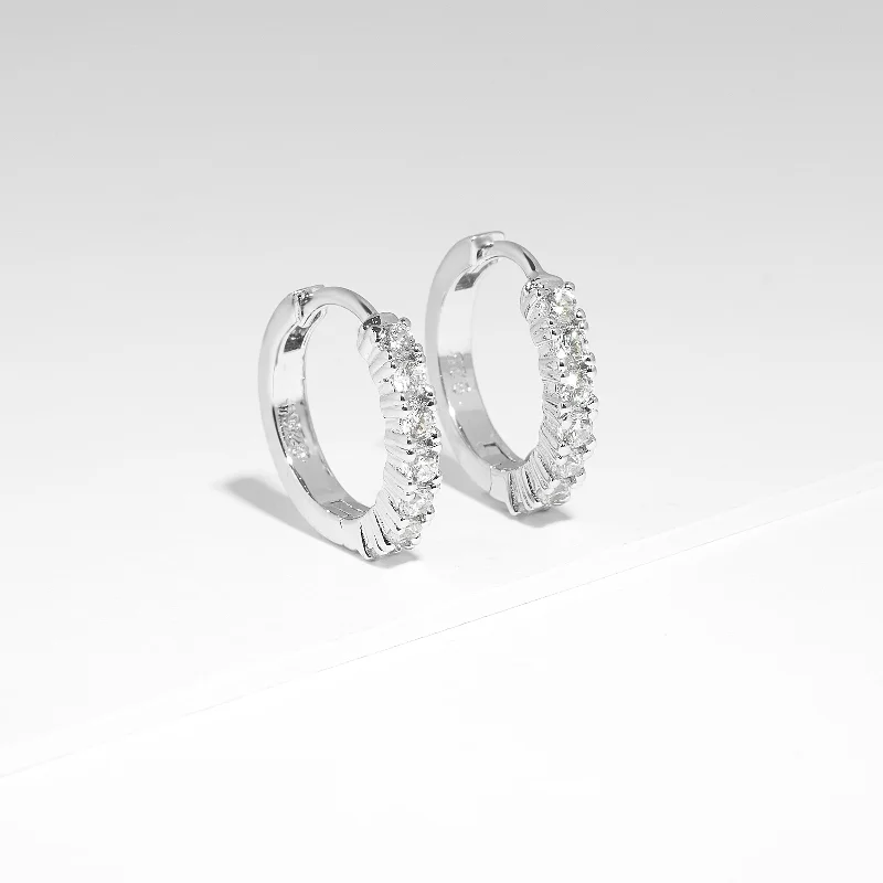 Moissanite - Set Wedding Bands in Yellow Gold for a Sparkling and Ethical Alternative to DiamondsSterling Silver Zirconia Huggie Earrings 15mm Moissanite - Set Wedding Bands in Yellow Gold for a Sparkling and Ethical Alternative to DiamondsSterling Silver Zirconia Huggie Earrings 15mm