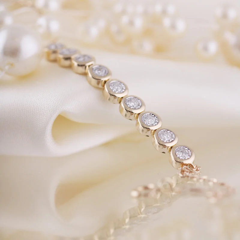 18K White Gold Classic Round - Cut Diamond Wedding Bands for a Timeless and Elegant LookBezel Diamonds & Chain Bracelet 18K White Gold Classic Round - Cut Diamond Wedding Bands for a Timeless and Elegant LookBezel Diamonds & Chain Bracelet