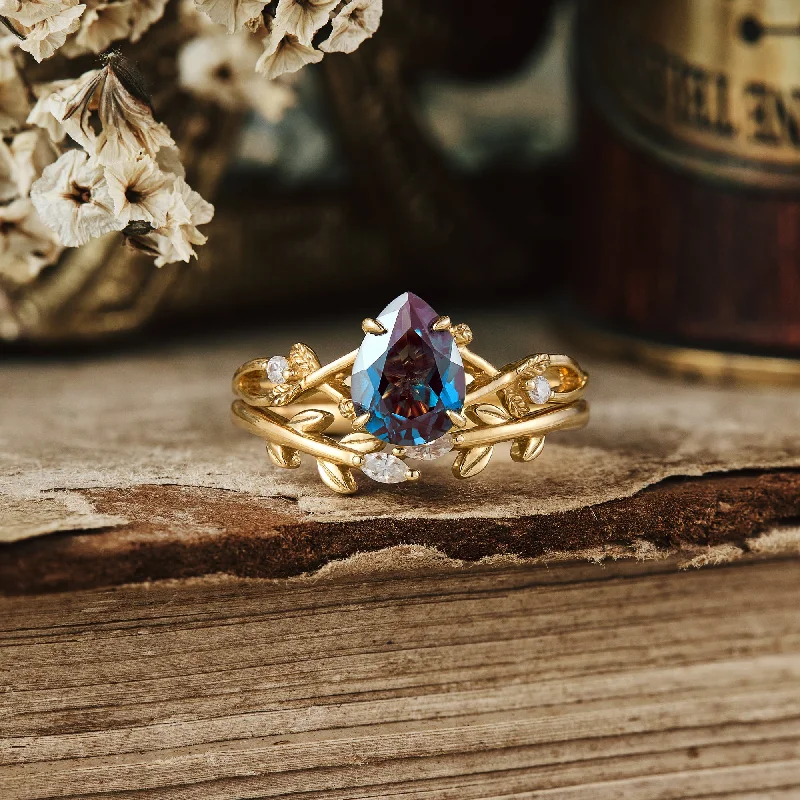 Men's Peridot Engagement Rings in 14K Gold - Filled Metal with a Micro - Pave SettingCrossed Leaves Alexandrite Engagement Ring Set - Isabella Men's Peridot Engagement Rings in 14K Gold - Filled Metal with a Micro - Pave SettingCrossed Leaves Alexandrite Engagement Ring Set - Isabella