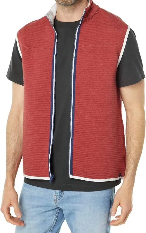 Ridgepoint Reversible Vest In Heather Mineral Red