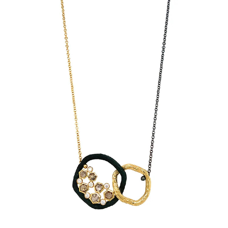 Vintage - Reproduction Cameo Pendant Necklace in Brass for Retro - Style LoversDiamond & Cobalt Chrome Link Necklace - "Double Pebble" Vintage - Reproduction Cameo Pendant Necklace in Brass for Retro - Style LoversDiamond & Cobalt Chrome Link Necklace - "Double Pebble"