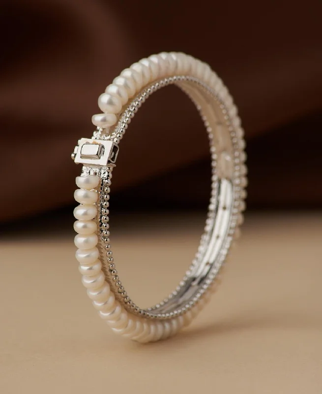 Mother - of - Pearl Inlay Pearl Bracelet with Brass Accents for a Luxurious TextureClassy Real Pearl Bangle Mother - of - Pearl Inlay Pearl Bracelet with Brass Accents for a Luxurious TextureClassy Real Pearl Bangle