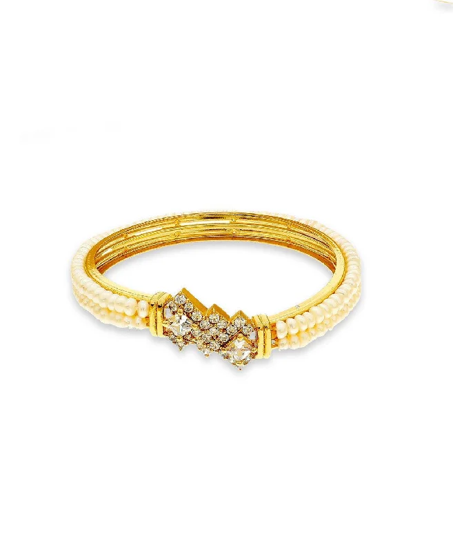 Mother - of - Pearl Inlay Pearl Bracelet with Brass Accents for a Luxurious TextureElegant and classy Pearl Bangle Mother - of - Pearl Inlay Pearl Bracelet with Brass Accents for a Luxurious TextureElegant and classy Pearl Bangle