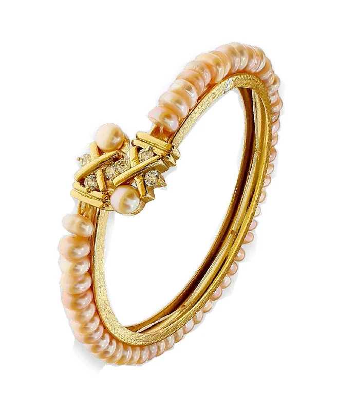 Children's Pearl Bracelet with Colored Enamel Animal Charms for a Cute and Playful AccessoryElegant and classy Pearl Bangle Children's Pearl Bracelet with Colored Enamel Animal Charms for a Cute and Playful AccessoryElegant and classy Pearl Bangle