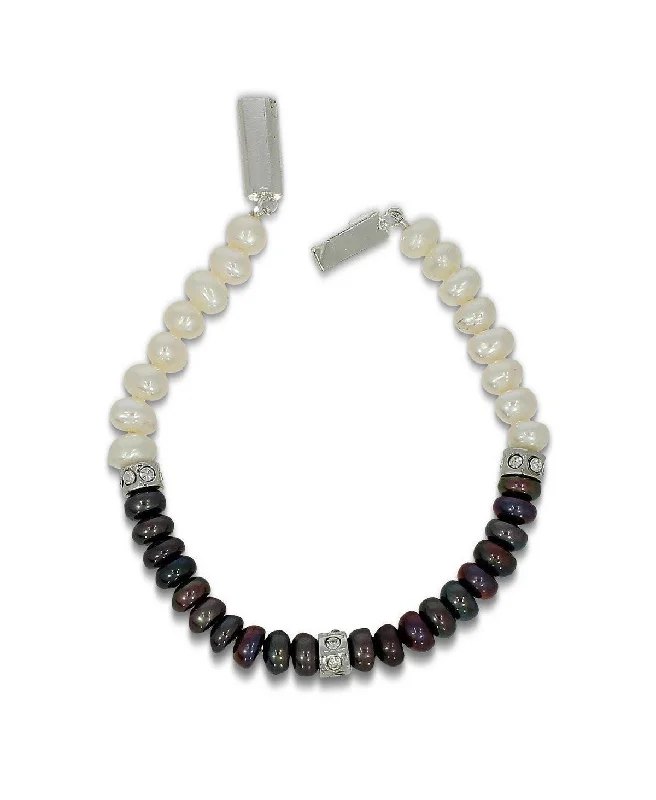Plus - Sized Women's Oversized Pearl Bracelet with Extra - Long Chain for a Statement PieceElegant and classy Pearl Bracelet Plus - Sized Women's Oversized Pearl Bracelet with Extra - Long Chain for a Statement PieceElegant and classy Pearl Bracelet