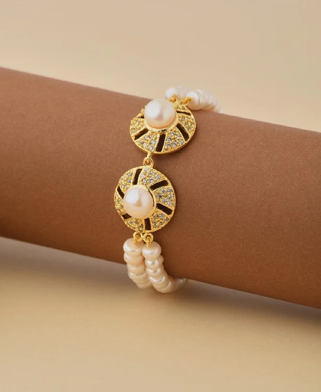 Bridal Pearl Bracelet with Ivory - Toned Pearls and Swarovski Crystals for a Wedding Day SparkleElegant and classy Pearl Bracelet Bridal Pearl Bracelet with Ivory - Toned Pearls and Swarovski Crystals for a Wedding Day SparkleElegant and classy Pearl Bracelet