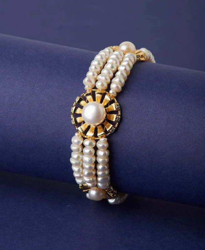 Hand - Painted Pearl Bracelet with Floral Motifs for an Artistic and Unique PieceFloral Real Pearl Bracelet Hand - Painted Pearl Bracelet with Floral Motifs for an Artistic and Unique PieceFloral Real Pearl Bracelet