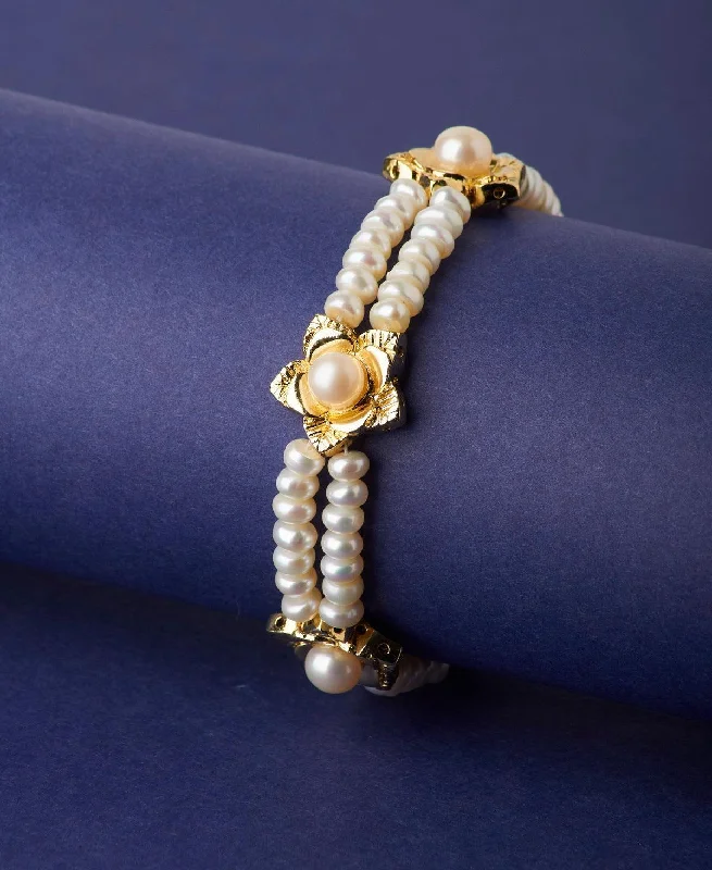 Pearl and Lava Rock Bracelet with Essential Oil - Diffusing Feature for Aromatherapy on the GoFloral Real Pearl Bracelet Pearl and Lava Rock Bracelet with Essential Oil - Diffusing Feature for Aromatherapy on the GoFloral Real Pearl Bracelet