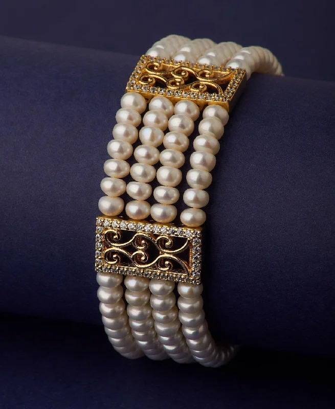 Pearl and Crystal - Embellished Bracelet with Rhinestone - Studded Clasp for a Glamorous Party LookGorgeous Golden Real Pearl Bracelet Pearl and Crystal - Embellished Bracelet with Rhinestone - Studded Clasp for a Glamorous Party LookGorgeous Golden Real Pearl Bracelet