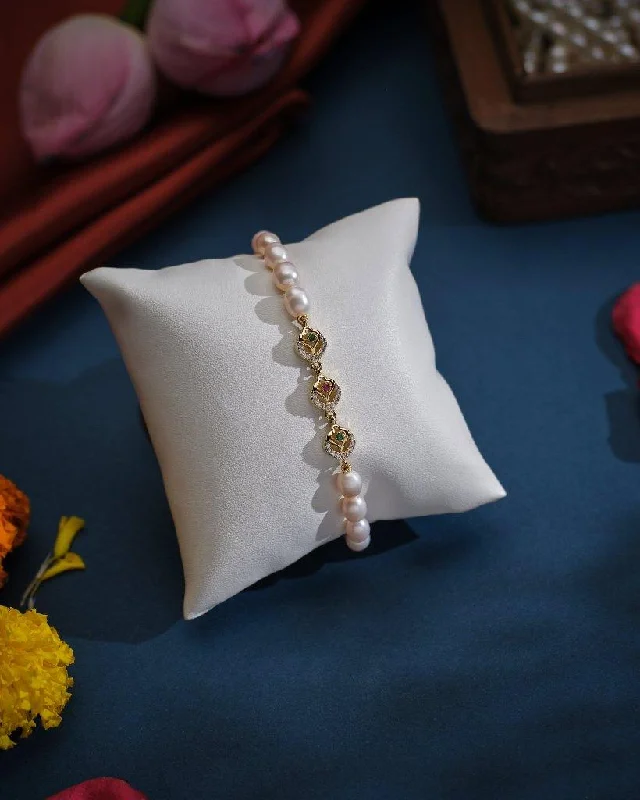 Custom - Engraved Pearl Bracelet with Initials or Messages for a One - of - a - Kind GiftHelix Pretty Pearl Bracelet Custom - Engraved Pearl Bracelet with Initials or Messages for a One - of - a - Kind GiftHelix Pretty Pearl Bracelet