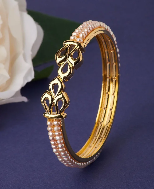 Pearl and Lava Rock Bracelet with Essential Oil - Diffusing Feature for Aromatherapy on the GoLeafy Classy Pearl Bangle Pearl and Lava Rock Bracelet with Essential Oil - Diffusing Feature for Aromatherapy on the GoLeafy Classy Pearl Bangle