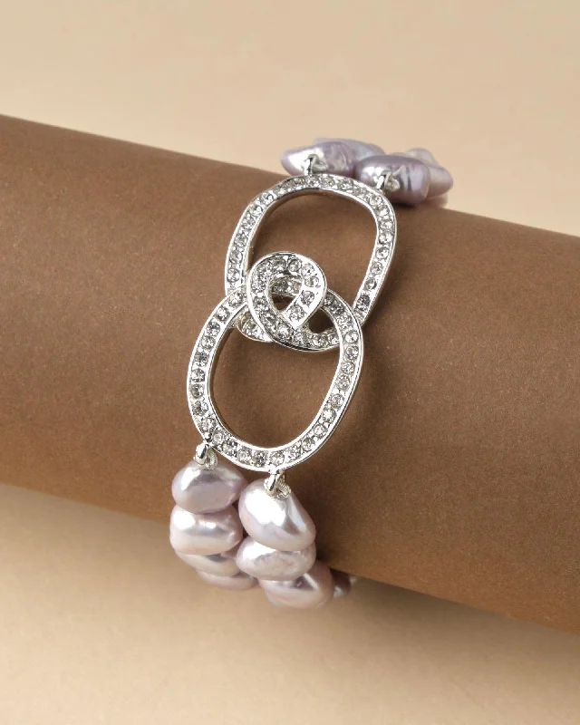 Pearl Bracelet with LED - Lit Pearl Accents for a Glowing and Eye - Catching EffectFashionable Pearl Bracelet A02116 Pearl Bracelet with LED - Lit Pearl Accents for a Glowing and Eye - Catching EffectFashionable Pearl Bracelet A02116