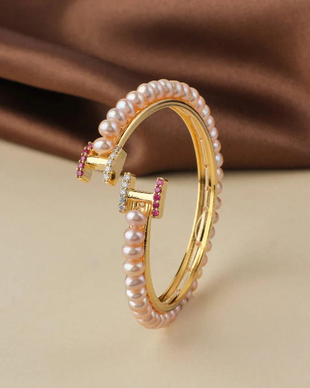 Stackable Pearl Bracelet Set with Mixed - Sized Pearls for a Trendy Layered StyleElegant and classy Pearl Bangle Stackable Pearl Bracelet Set with Mixed - Sized Pearls for a Trendy Layered StyleElegant and classy Pearl Bangle